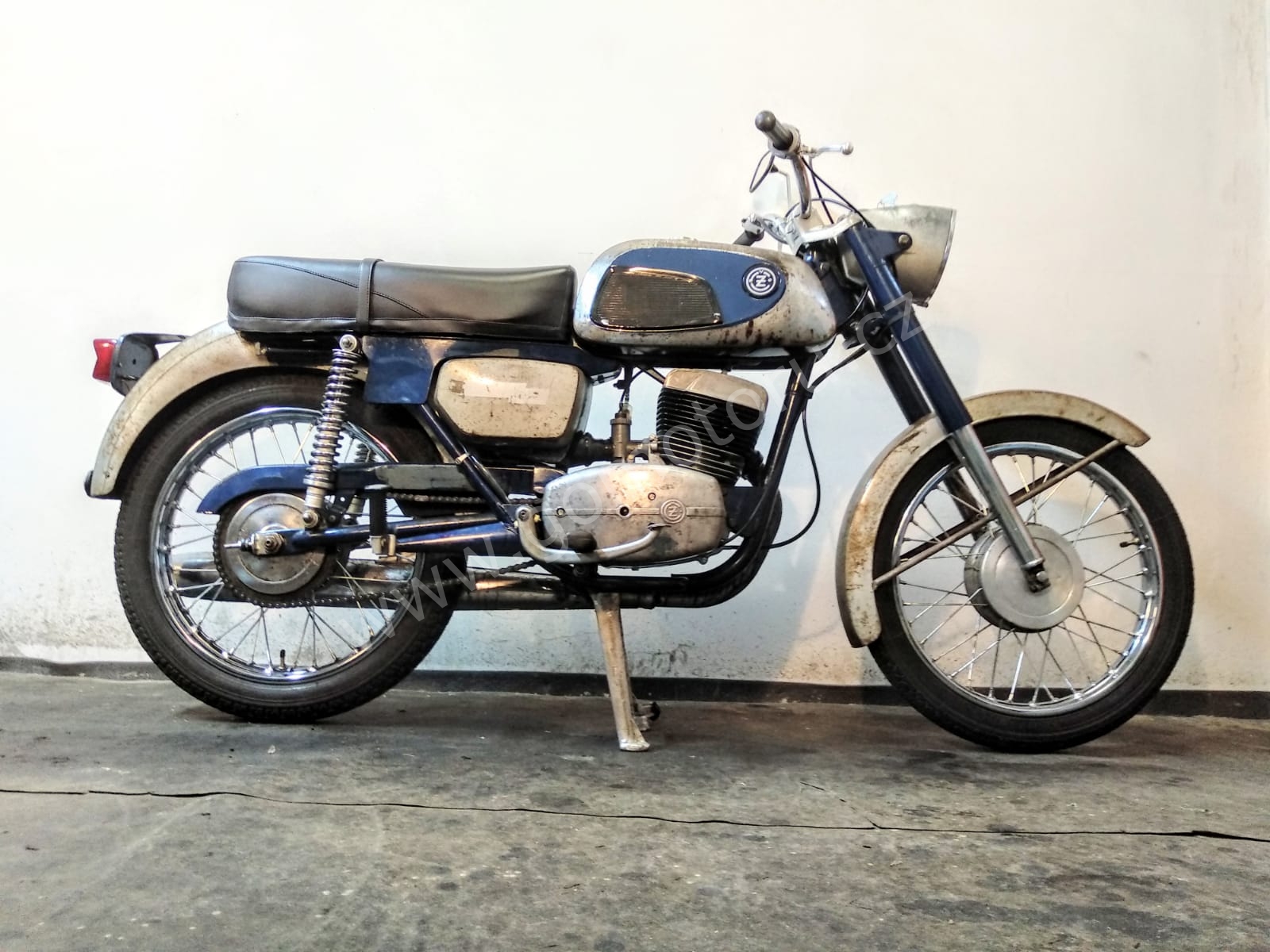 ČZ 175 typ 477 z roku 1970 - Hotovo 373 ČZ 175 typ 477 z roku 1970 - Hotovo 373