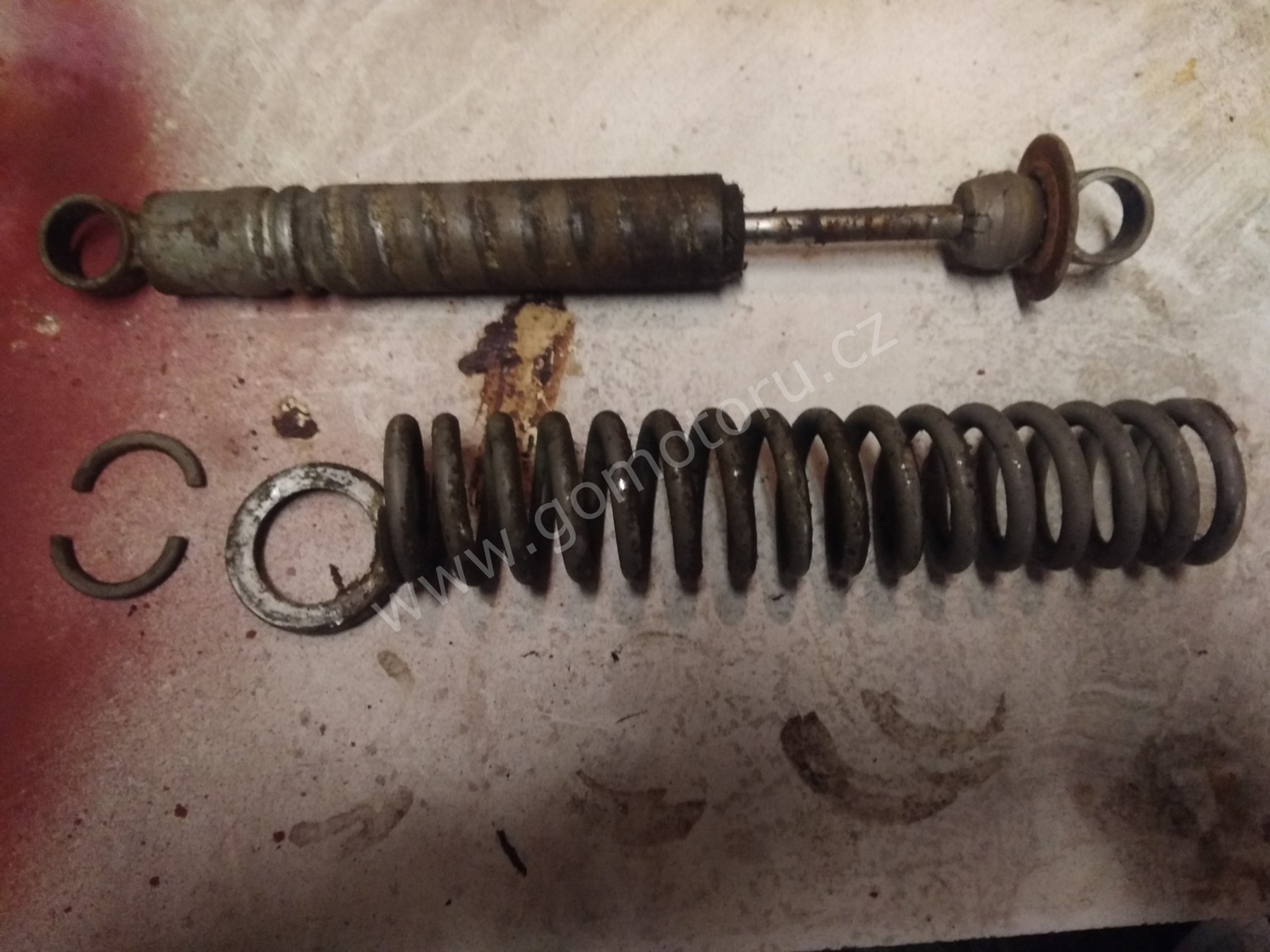 ČZ 175 typ 477 z roku 1970 - Repas zadních tlumičů 268 ČZ 175 typ 477 z roku 1970 - Repas zadních tlumičů 268