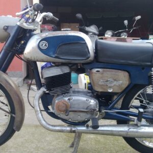 ČZ 175 typ 477 z roku 1970 - Sedlo po opravě 368 ČZ 175 typ 477 z roku 1970 - Sedlo po opravě 368