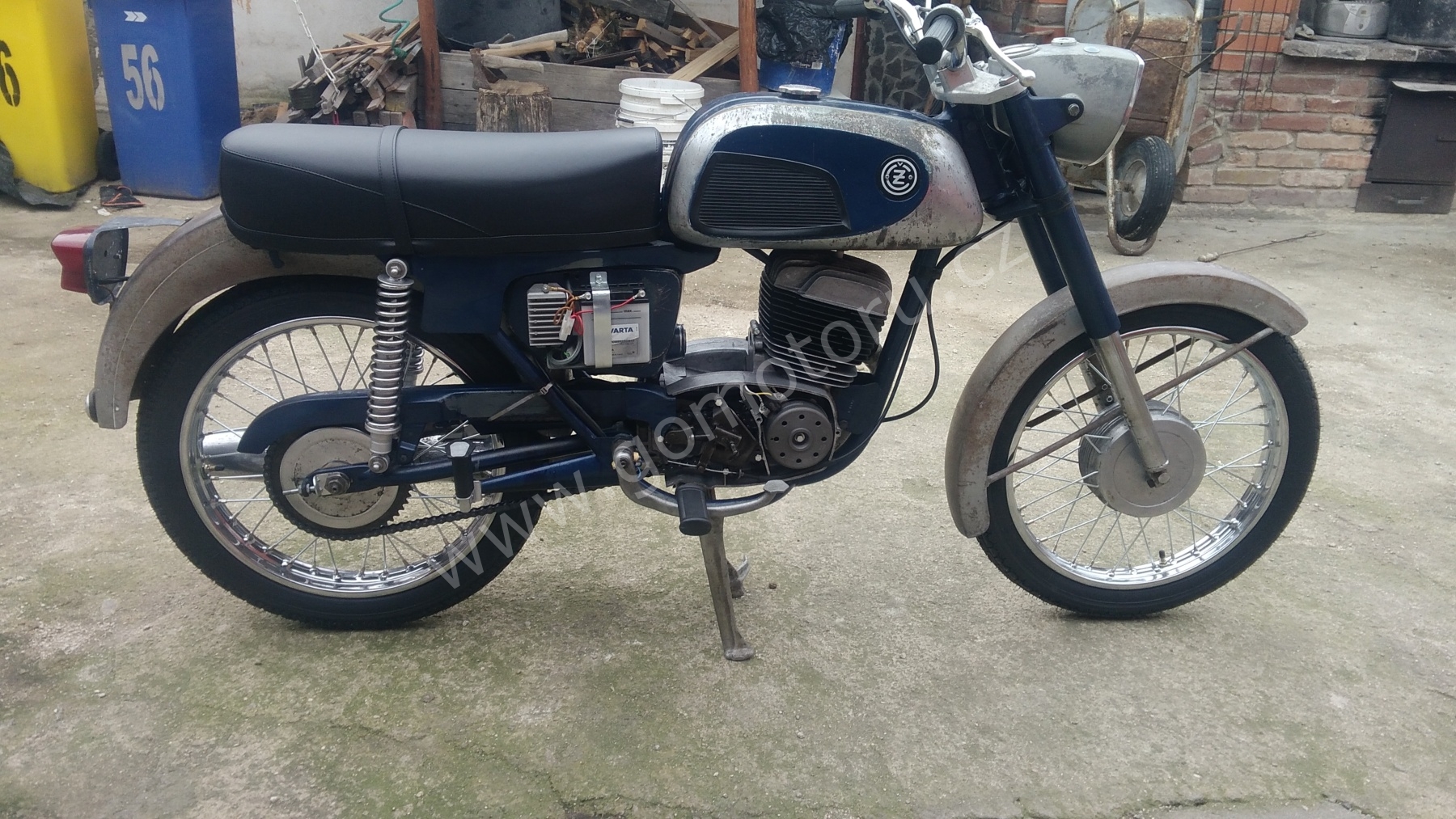 ČZ 175 typ 477 z roku 1970 - Sedlo po opravě 366 ČZ 175 typ 477 z roku 1970 - Sedlo po opravě 366