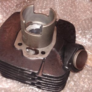 ČZ 175 typ 477 z roku 1970 - Válec a kliková hřídel po opravě 332 ČZ 175 typ 477 z roku 1970 - Válec a kliková hřídel po opravě 332