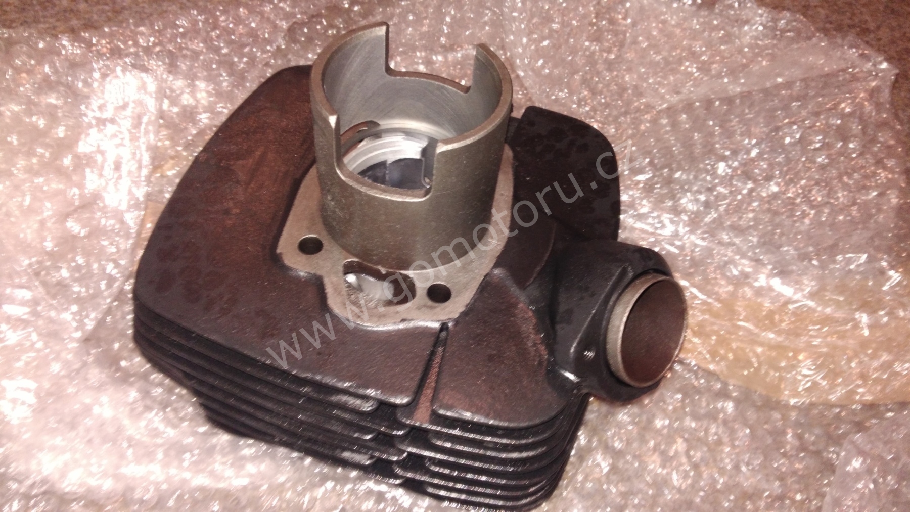 ČZ 175 typ 477 z roku 1970 - Válec a kliková hřídel po opravě 328 ČZ 175 typ 477 z roku 1970 - Válec a kliková hřídel po opravě 328