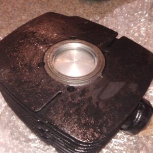 ČZ 175 typ 477 z roku 1970 - Válec a kliková hřídel po opravě 335 ČZ 175 typ 477 z roku 1970 - Válec a kliková hřídel po opravě 335