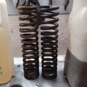 ČZ 125 typ 453 z roku 1961 - Oprava zadních tlumičů 53 ČZ 125 typ 453 z roku 1961 - Oprava zadních tlumičů 53