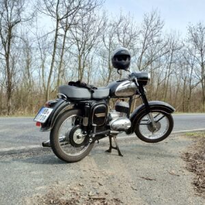 ČZ 125 typ 453 z roku 1961 - Rozhledna Anička 89 ČZ 125 typ 453 z roku 1961 - Rozhledna Anička 89