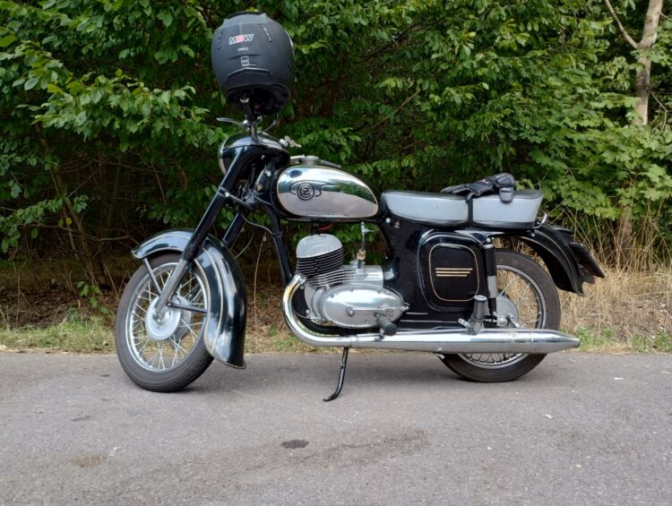 ČZ 125 typ 453 z roku 1961 – Projížďka 9 [1]