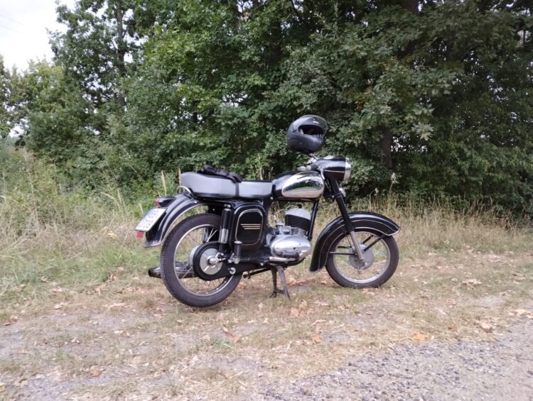 ČZ 125 typ 453 z roku 1961 – Projížďka 11 [1]