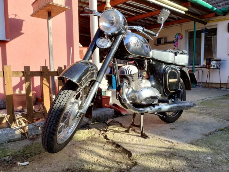 ČZ 125 typ 453 z roku 1961 – Deník 2024 [1]
