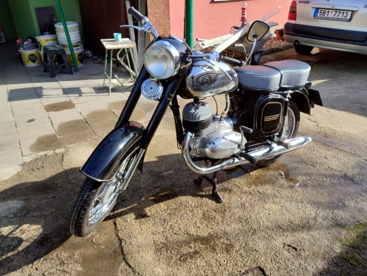 ČZ 125 typ 453 z roku 1961 – Po koupeli 4