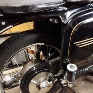 ČZ 125 typ 453 z roku 1961 – Oprava zadních tlumičů 23