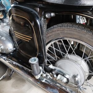 ČZ 125 typ 453 z roku 1961 – Oprava zadních tlumičů 3