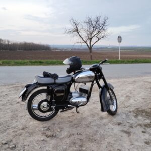 ČZ 125 typ 453 z roku 1961 - Nová trasa 102 ČZ 125 typ 453 z roku 1961 - Nová trasa 102