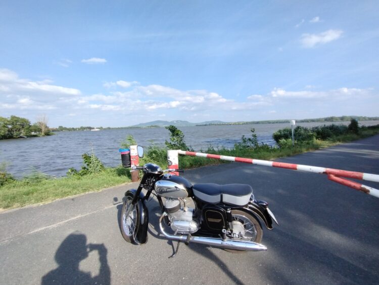 Čz 125 typ 453 z roku 1961 vodní nádrž nové mlýny [1]