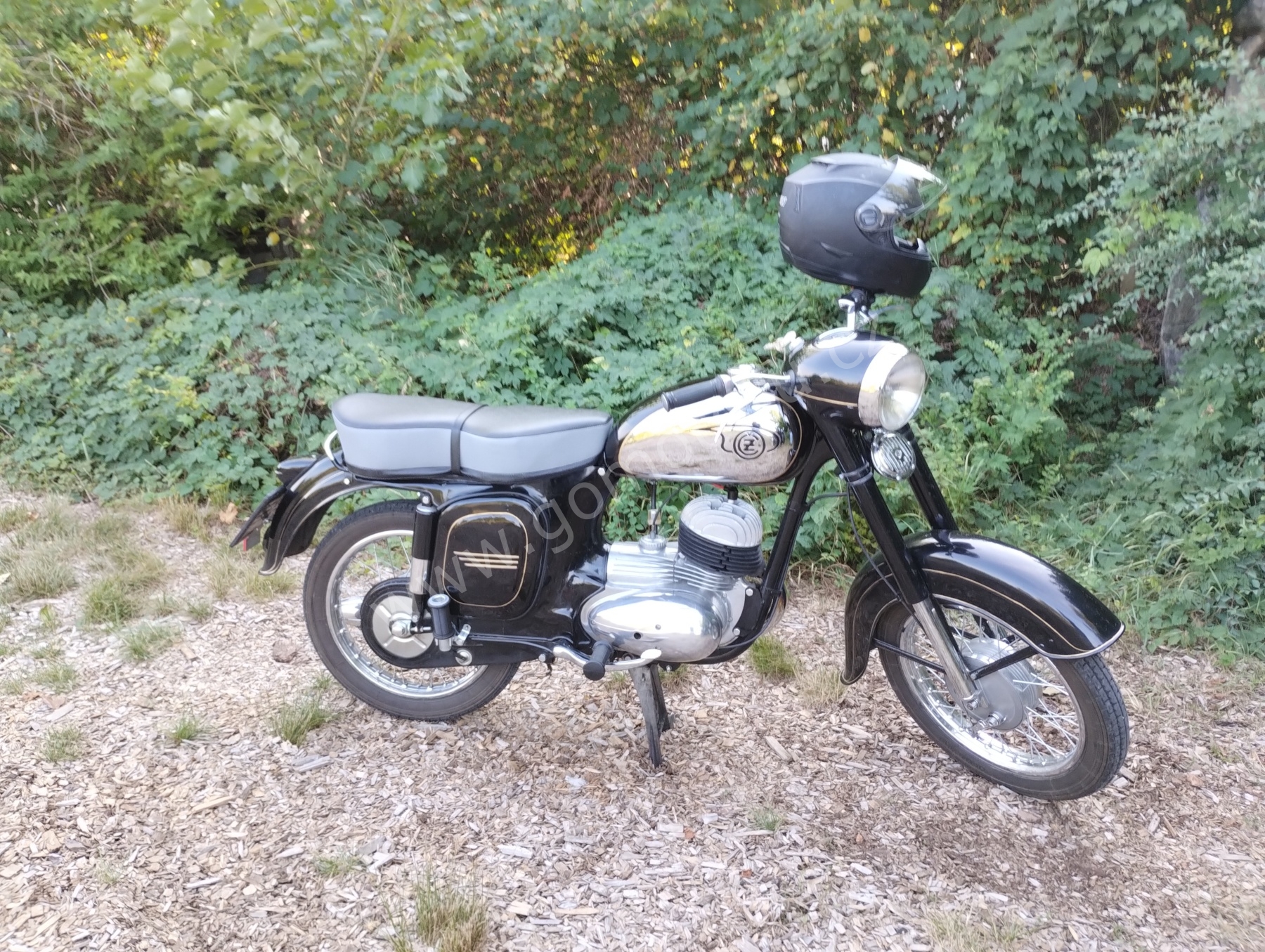 ČZ 125 typ 453 z roku 1961 - Rozhledna Anička podruhé 166 ČZ 125 typ 453 z roku 1961 - Rozhledna Anička podruhé 166