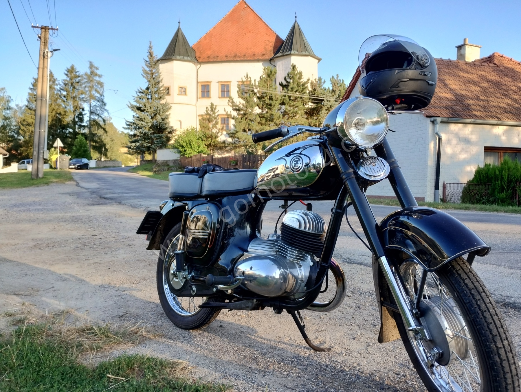 ČZ 125 typ 453 z roku 1961 - Zámek Boskovštejn 132 ČZ 125 typ 453 z roku 1961 - Zámek Boskovštejn 132