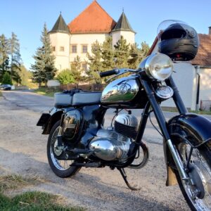 ČZ 125 typ 453 z roku 1961 – Zámek Boskovštejn 1