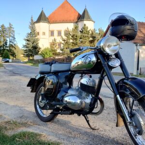 ČZ 125 typ 453 z roku 1961 – Zámek Boskovštejn 3