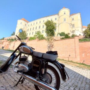 ČZ 125 typ 453 z roku 1961 – Zámek Mikulov a Věstonická venuše 1