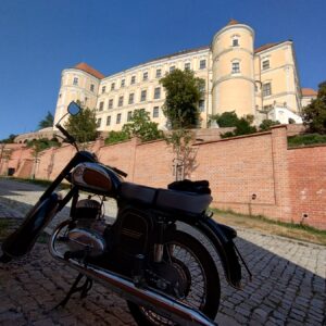 ČZ 125 typ 453 z roku 1961 – Zámek Mikulov a Věstonická venuše 4