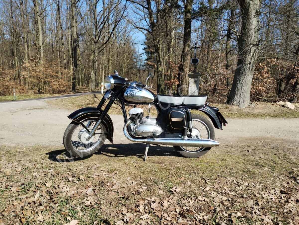 ČZ 125 typ 453 z roku 1961 - První velký okruh 2025 40 ČZ 125 typ 453 z roku 1961 - První velký okruh 2025 40