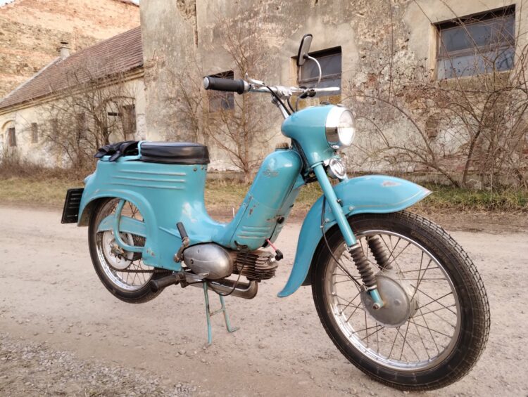 Jawa 50 typ 555 z roku 1959 – První jízda v roce 2025 [3]