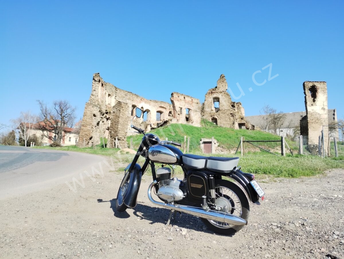 ČZ 125 typ 453 z roku 1961 - Vyjížďka na Dukovany 56 ČZ 125 typ 453 z roku 1961 - Vyjížďka na Dukovany 56