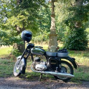 ČZ 125 typ 453 z roku 1961 - Socha Jaderná kráva, JE Dukovany, Lipňany 87 ČZ 125 typ 453 z roku 1961 - Socha Jaderná kráva, JE Dukovany, Lipňany 87
