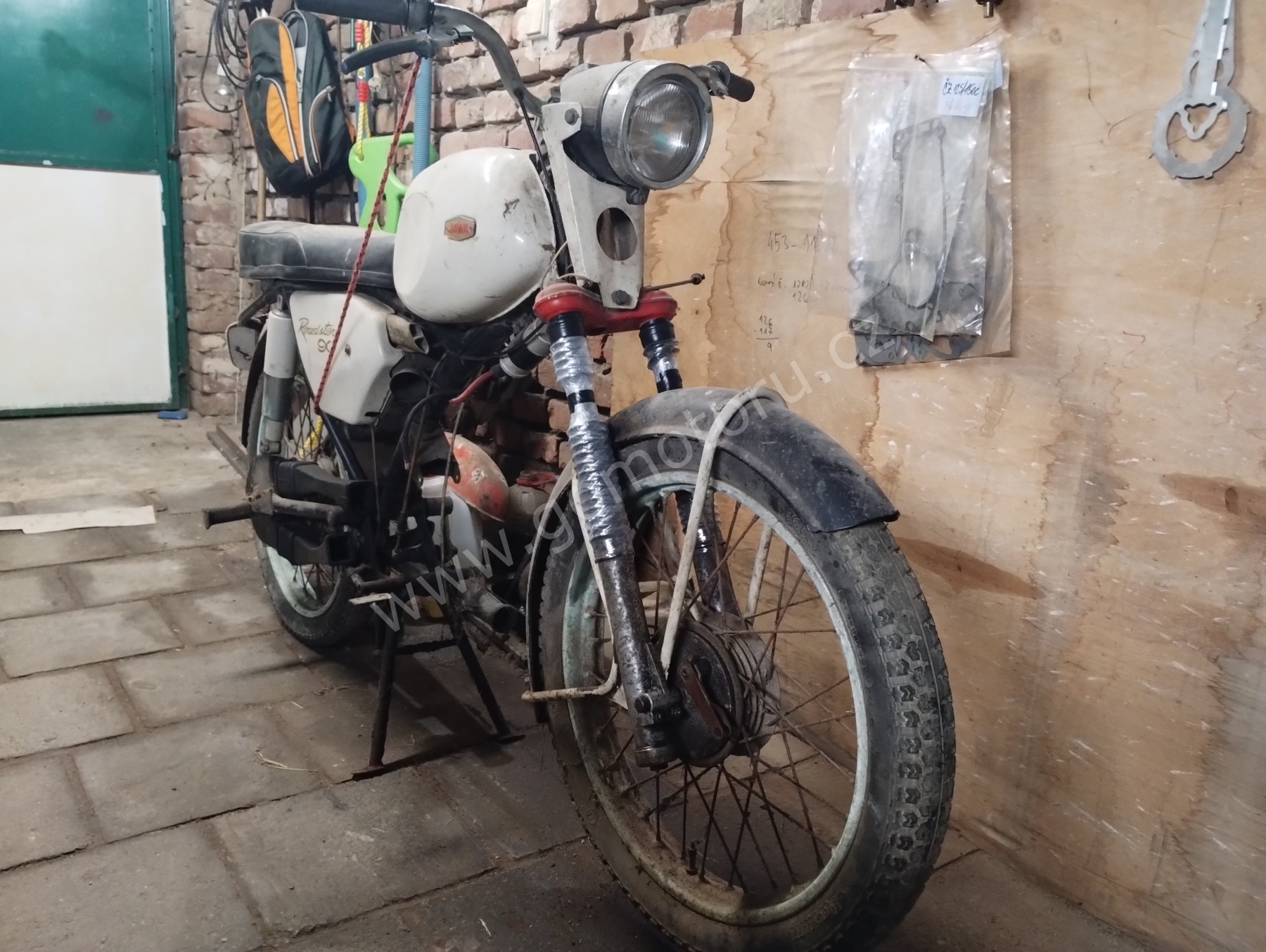 Jawa 90 typ 31 Roadster z roku 1969 - Příprava na čištění 12 Jawa 90 typ 31 Roadster z roku 1969 - Příprava na čištění 12