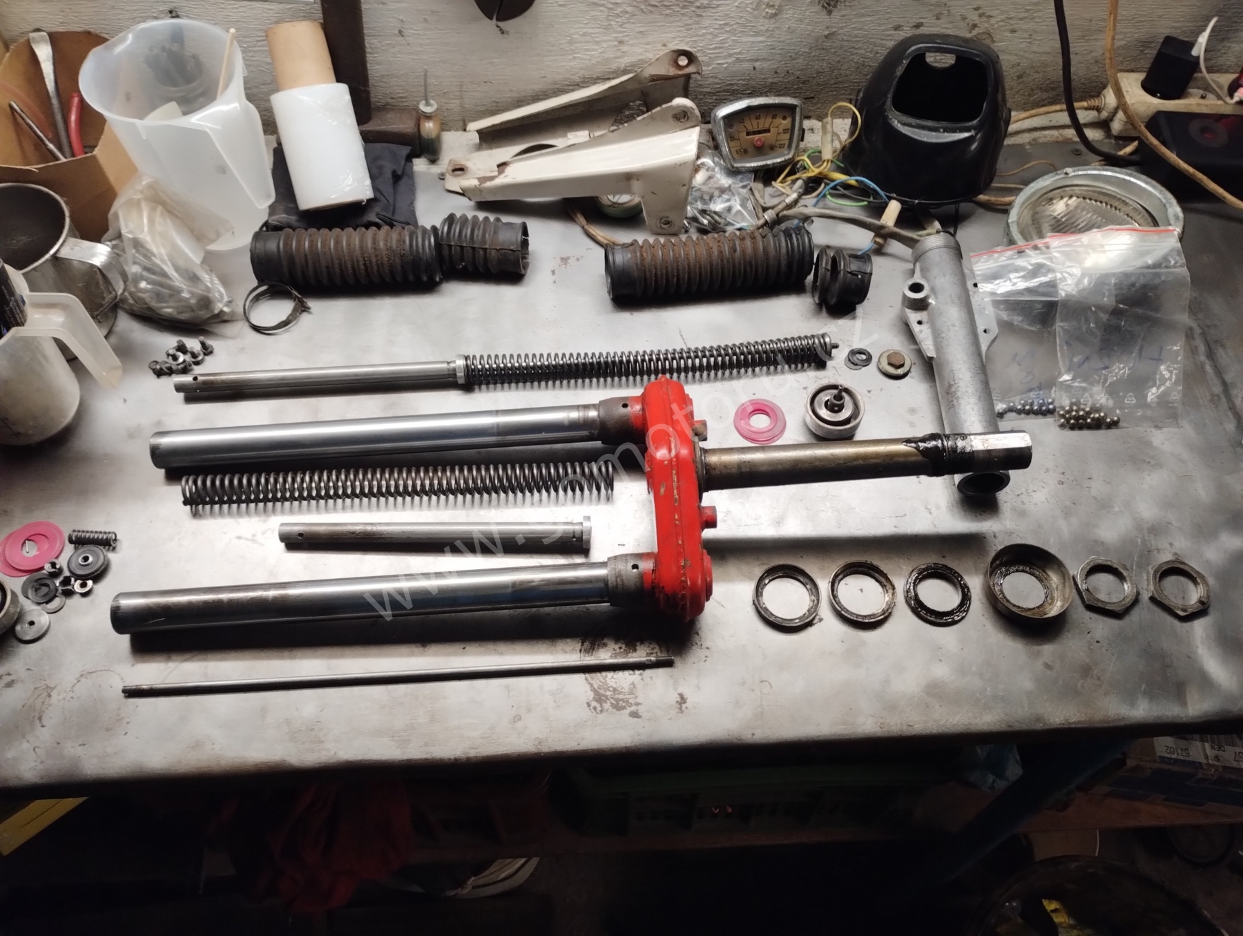 Jawa 90 typ 31 Roadster z roku 1969 – Přední vidlice