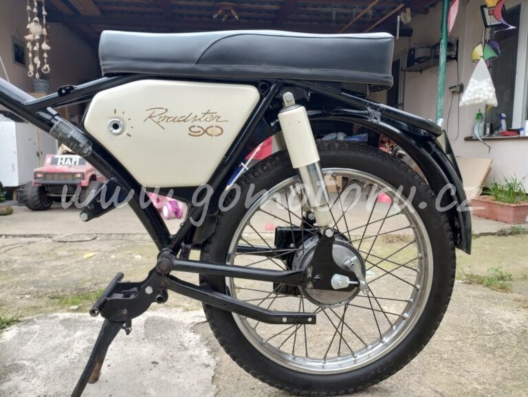 Jawa 90 typ 31 Roadster z roku 1969 - Skládání zadní části 2 2
