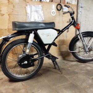 Jawa 90 typ 31 Roadster z roku 1969 – Demontáž vidlice z motocyklu 1