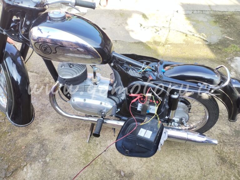 ČZ 125 typ 453 z roku 1961 - První start v roce 2026 3