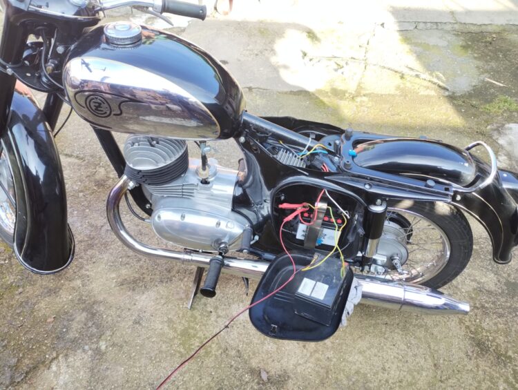 ČZ 125 typ 453 z roku 1961 – Deník 2026 [2]