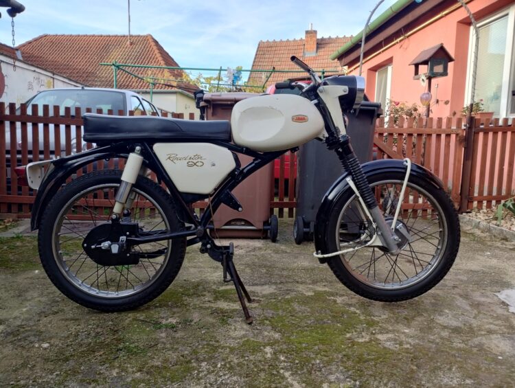 Jawa 90 typ 31 Roadster z roku 1969 – Zhodnocení prací na přední a zadní části motocyklu 6
