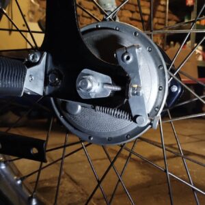 Jawa 90 typ 31 Roadster z roku 1969 – Zadní brzda