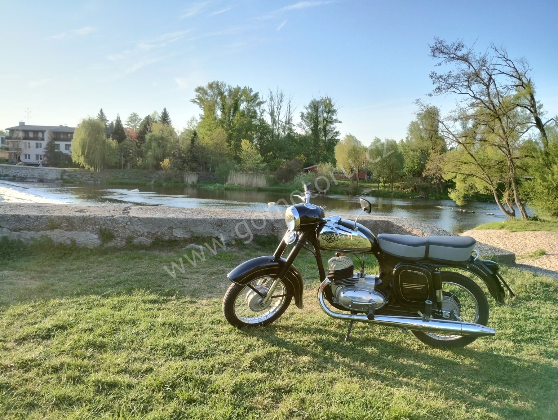 ČZ 125 typ 453 z roku 1961 - Baterie 1