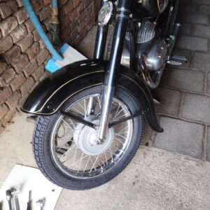 ČZ 125 typ 453 z roku 1961 - Montáž předního kola 06