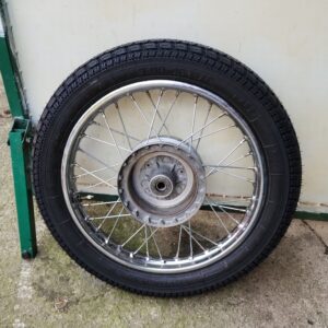 ČZ 125 typ 453 z roku 1961 - přezutí předního kola 11