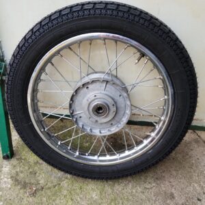 ČZ 125 typ 453 z roku 1961 - přezutí předního kola 12